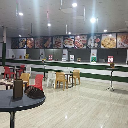 马图拉 Krishna Fun Land酒店 外观 照片